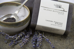 Lavender, Poppyseed & Pumice Gardeners Soap Bar