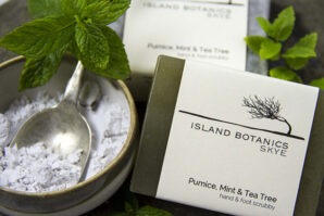 Island Botanics Skye Soap Pumice Mint and Tea Tree